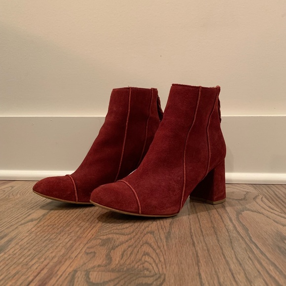 Able booties, like new - Picture 1 of 5